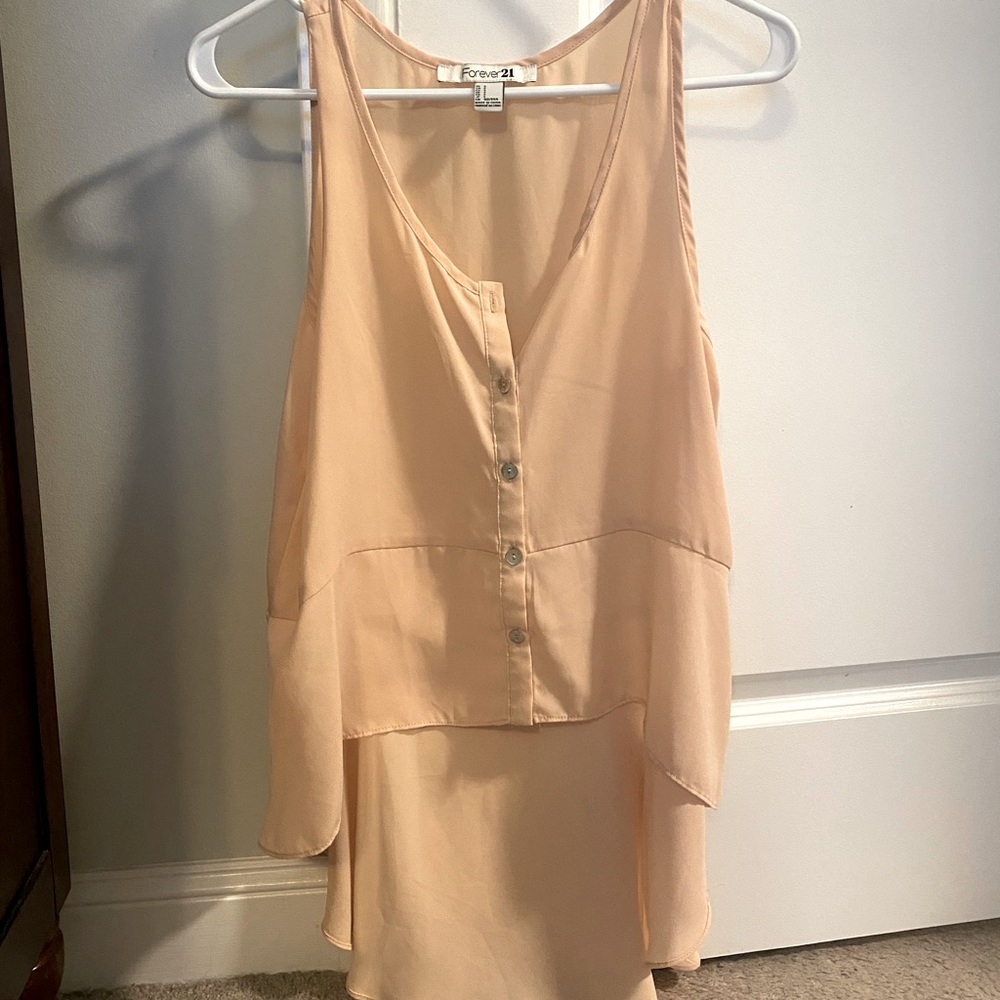 High-low sleeveless top